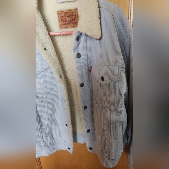 Never wear it - Picture 2 of 3